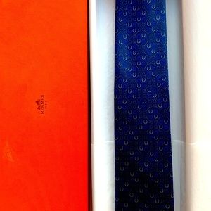 HERMÈS Cravate Twill Tie. Marine/Bleu Electrique.